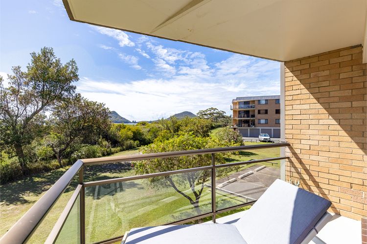 Intrepid, 14/3 Intrepid Close – Completely renovated with water views