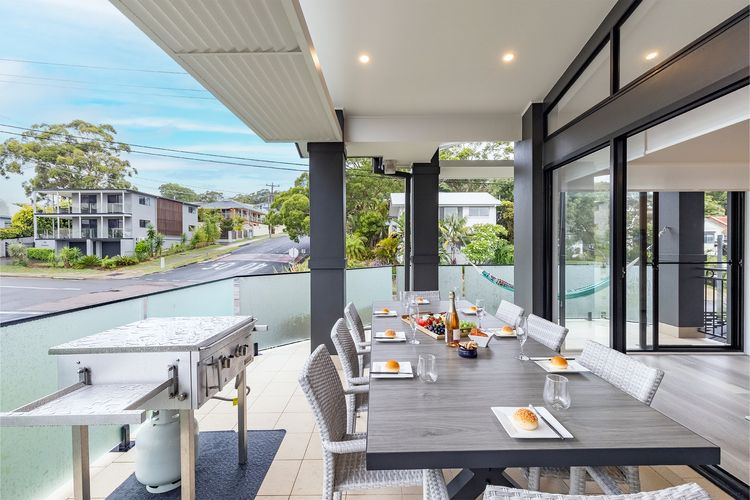 Beach Haven, 3a Messines Street – 4 Minute walk to the beach, WiF, Air Con