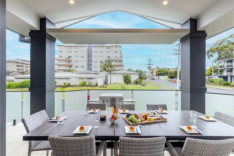 Beach Haven, 3a Messines Street – 4 Minute walk to the beach, WiF, Air Con