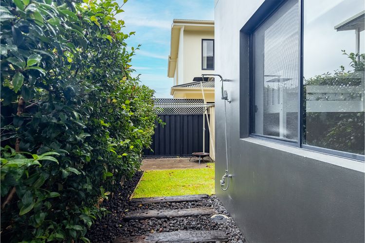 Beach Haven, 3a Messines Street – 4 Minute walk to the beach, WiF, Air Con