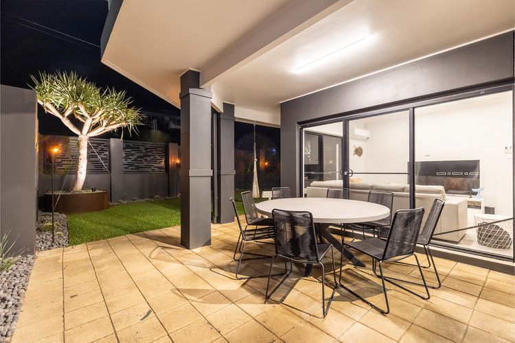 Beach Haven, 3a Messines Street – 4 Minute walk to the beach, WiF, Air Con