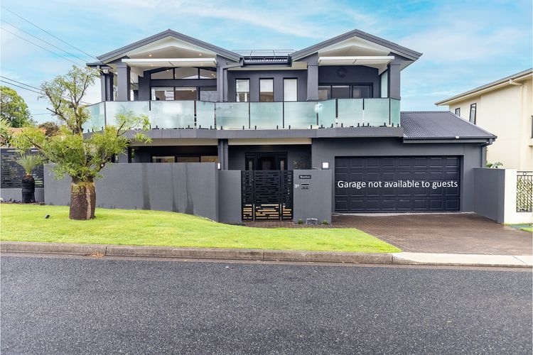 Beach Haven, 3a Messines Street – 4 Minute walk to the beach, WiF, Air Con