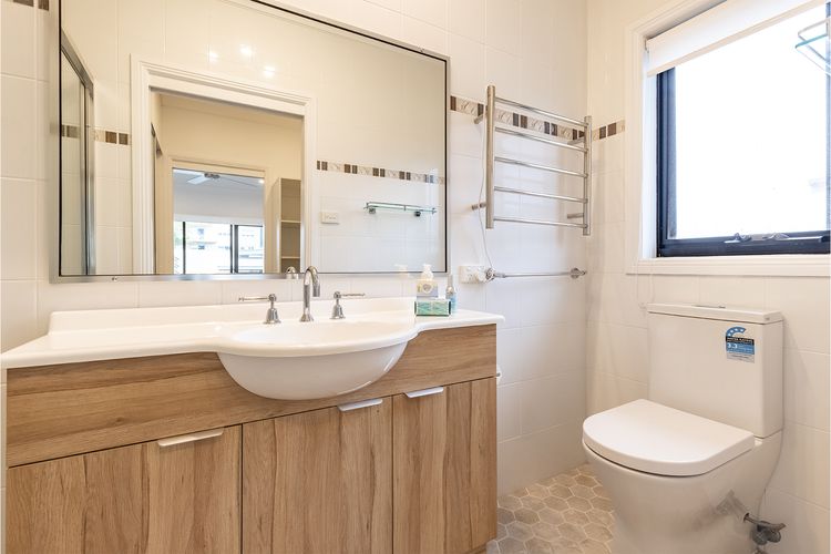 Beach Haven, 3a Messines Street – 4 Minute walk to the beach, WiF, Air Con