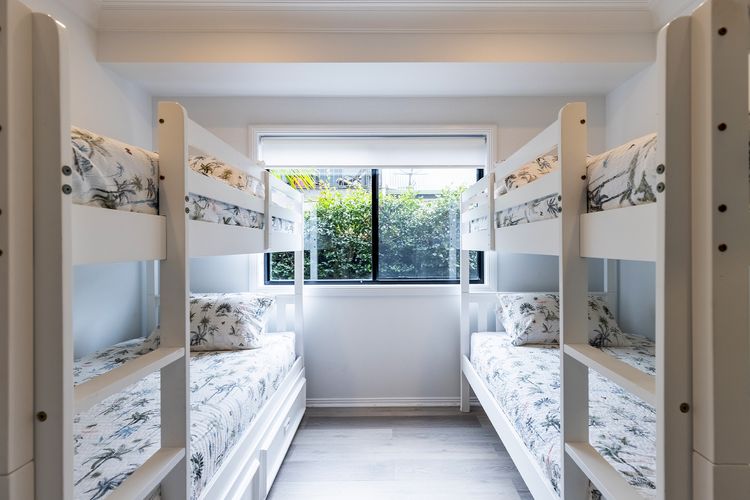 Beach Haven, 3a Messines Street – 4 Minute walk to the beach, WiF, Air Con