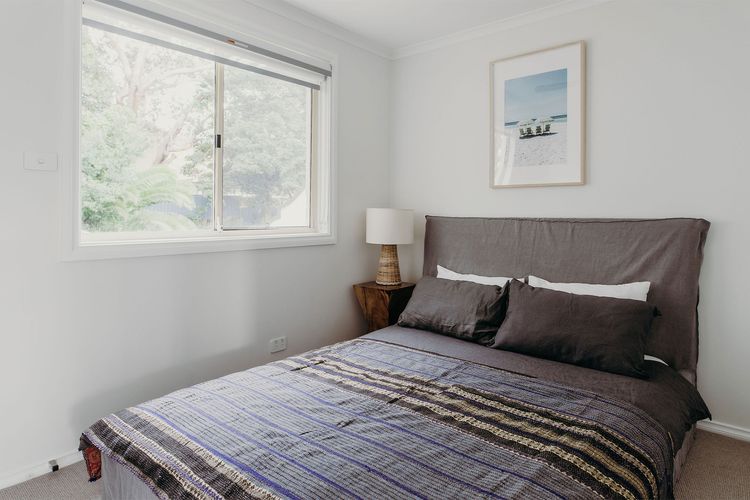 Baybreeze, 18 Tomaree Road – WiFi, Air Conditioning, Kitchenette
