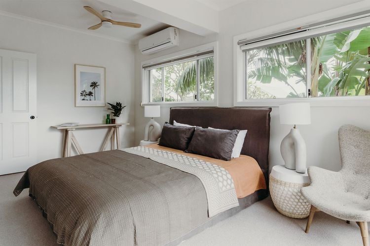 Baybreeze, 18 Tomaree Road – WiFi, Air Conditioning, Kitchenette