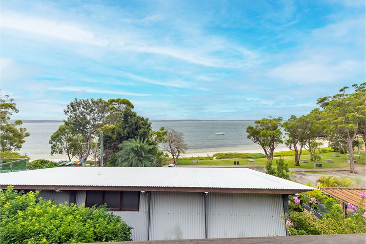 Dutchies By The Sea, 2/61 Christmas Bush Ave – Spectacular views, close to the beach, Wi-Fi