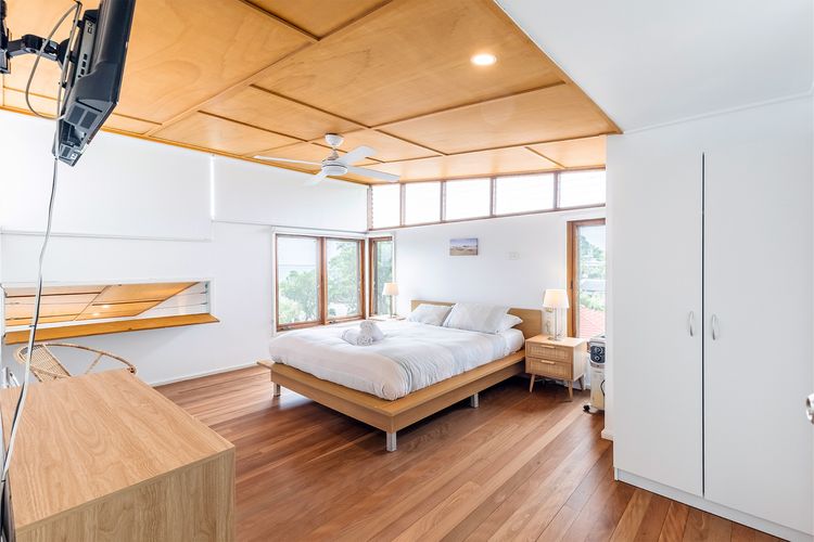 Dutchies By The Sea, 2/61 Christmas Bush Ave – Spectacular views, close to the beach, Wi-Fi