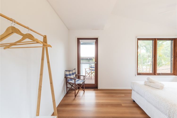 Dutchies By The Sea, 2/61 Christmas Bush Ave – Spectacular views, close to the beach, Wi-Fi