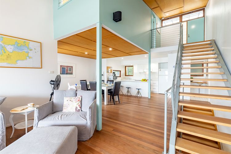 Dutchies By The Sea, 2/61 Christmas Bush Ave – Spectacular views, close to the beach, Wi-Fi