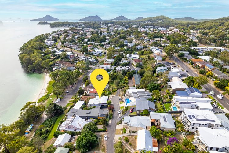 Dutchies By The Sea, 2/61 Christmas Bush Ave – Spectacular views, close to the beach, Wi-Fi