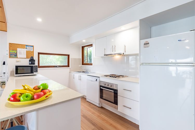 Dutchies By The Sea, 2/61 Christmas Bush Ave – Spectacular views, close to the beach, Wi-Fi