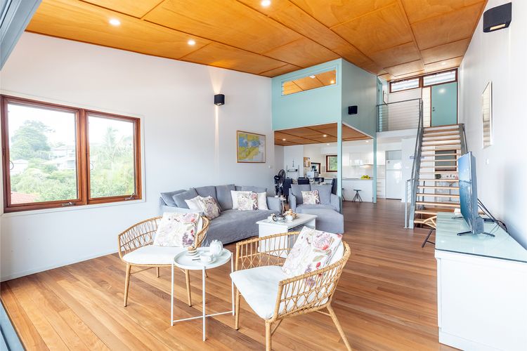 Dutchies By The Sea, 2/61 Christmas Bush Ave – Spectacular views, close to the beach, Wi-Fi