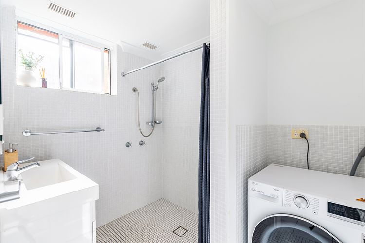 Fingal Bay Coastal Retreat,  1/12 Marine Drive – fantastic ground floor duplex with Air Conditioning and WIFI