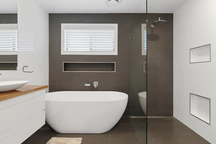 Bay Escape, 32 Wahgunyah Rd – Beautiful property with boat parking, WiFi and ducted air conditioning