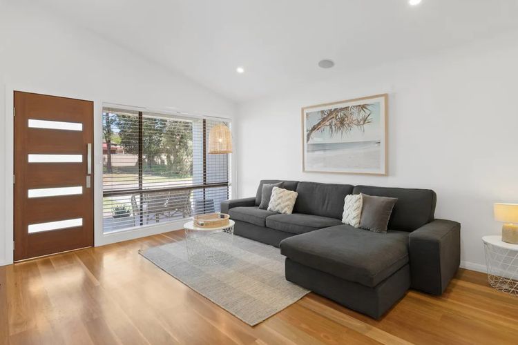 Bay Escape, 32 Wahgunyah Rd – Beautiful property with boat parking, WiFi and ducted air conditioning