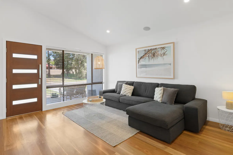 Bay Escape, 32 Wahgunyah Rd – Beautiful property with boat parking, WiFi and ducted air conditioning