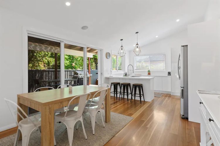 Bay Escape, 32 Wahgunyah Rd – Beautiful property with boat parking, WiFi and ducted air conditioning