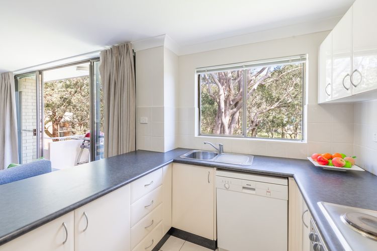Mistral Court 14, 17 Mistral Close – across the road from the beach
