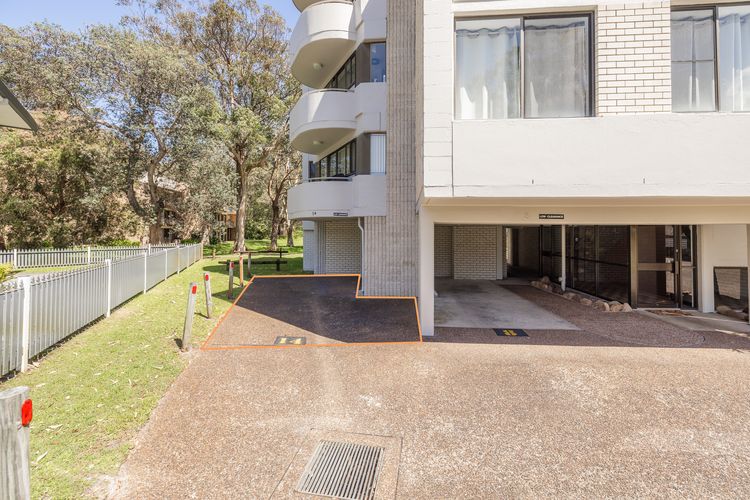 Mistral Court 14, 17 Mistral Close – across the road from the beach