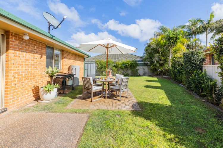 Pet friendly Driftwood Cottage, 1/28 Farm Rd – W-Fi, Air Con and ground floor