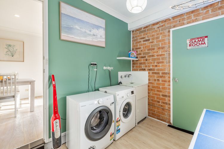 Pet friendly Driftwood Cottage, 1/28 Farm Rd – W-Fi, Air Con and ground floor