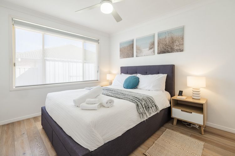 Pet friendly Driftwood Cottage, 1/28 Farm Rd – W-Fi, Air Con and ground floor