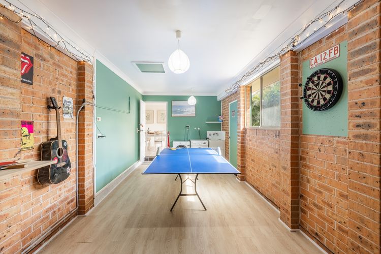Pet friendly Driftwood Cottage, 1/28 Farm Rd – W-Fi, Air Con and ground floor
