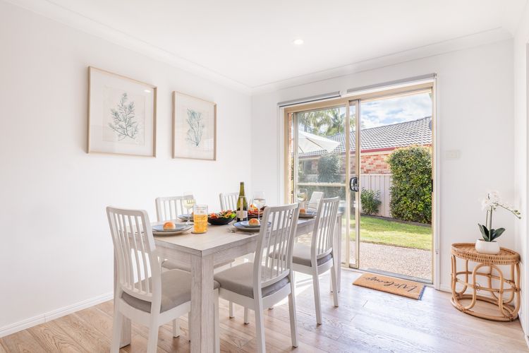 Pet friendly Driftwood Cottage, 1/28 Farm Rd – W-Fi, Air Con and ground floor