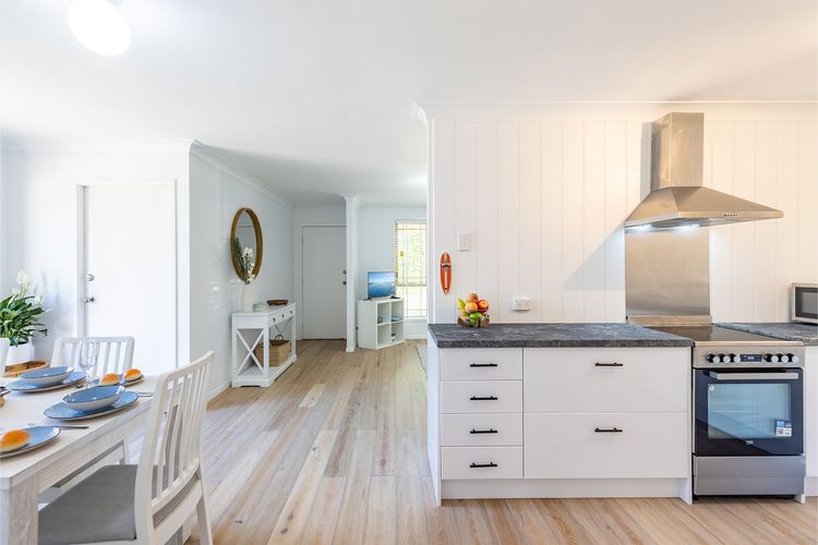Driftwood Cottage, 1/28 Farm Rd – pet friendly, W-Fi, Air Con and ground floor
