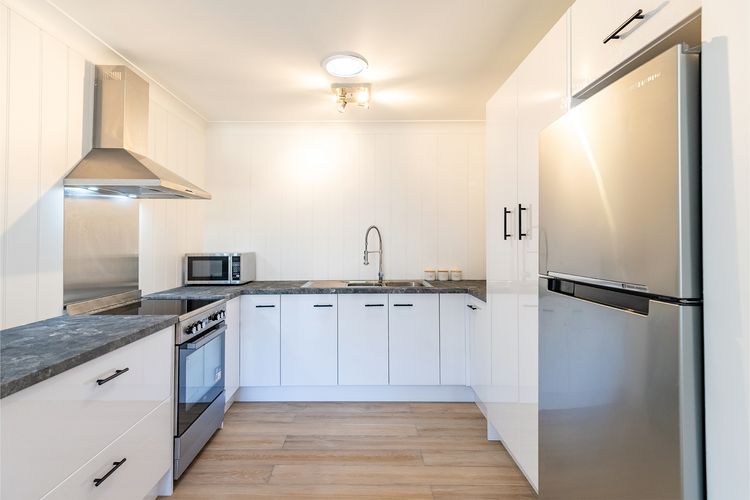 Driftwood Cottage, 1/28 Farm Rd – pet friendly, W-Fi, Air Con and ground floor