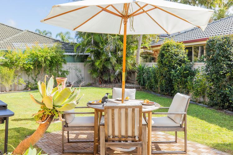 Pet friendly Driftwood Cottage, 1/28 Farm Rd – W-Fi, Air Con and ground floor