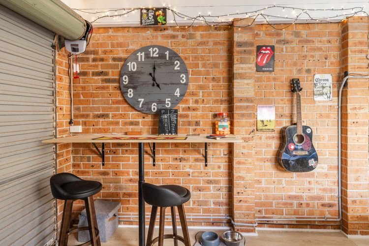Pet friendly Driftwood Cottage, 1/28 Farm Rd – W-Fi, Air Con and ground floor