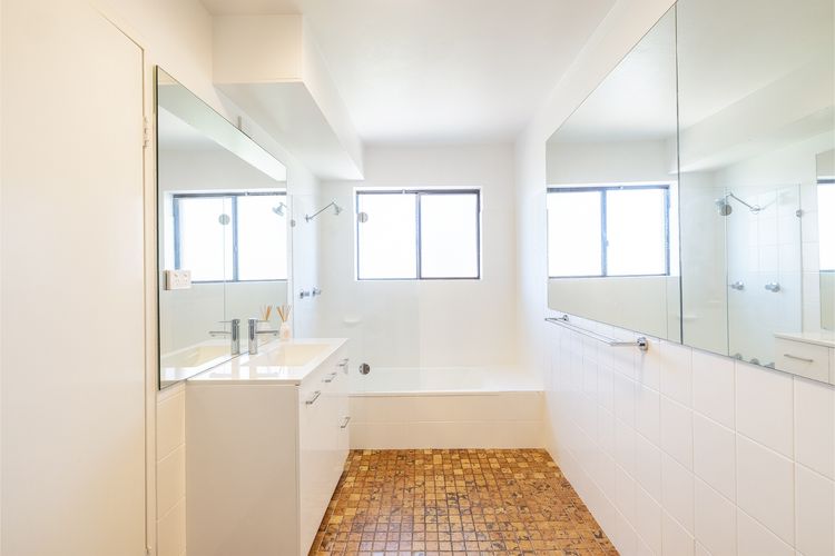 Shoreline, 9/1 Intrepid Cl – 200m to Shoal Bay beach and wifi