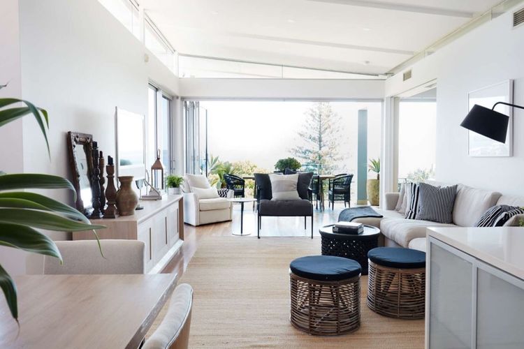 The Waterview, 2/76 Magnus St – complete style, comfort, luxury and spectacular waterviews