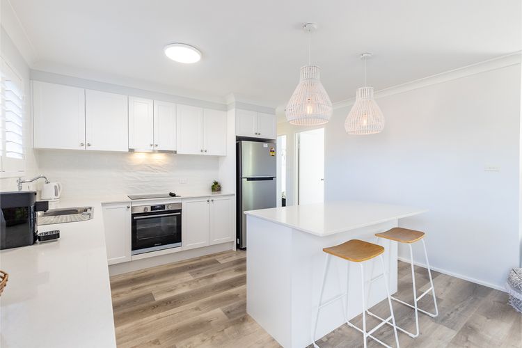 Shoreline, 5/1 Intrepid Close – Water Views and WiFi