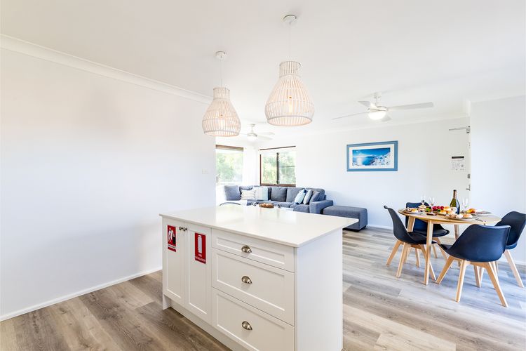 Shoreline, 5/1 Intrepid Close – Water Views and WiFi