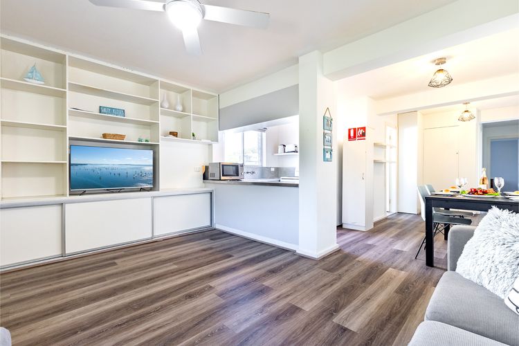 Surfair, 2/24 Marine Dr – 240 metres to the water, Wi-Fi