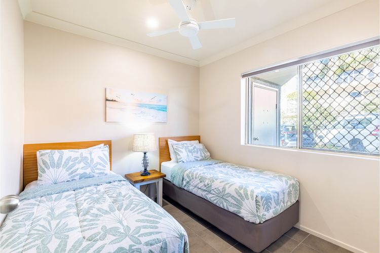 Martys, 7/2 Intrepid Cl – pool , air con , Wi-Fi and linen