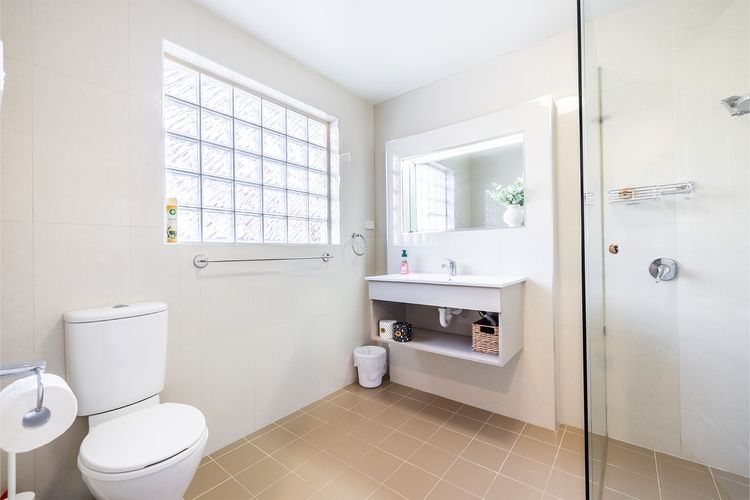 Martys, 7/2 Intrepid Cl – pool , air con , Wi-Fi and linen