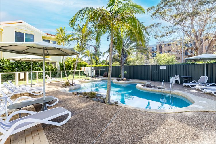 Martys, 7/2 Intrepid Cl – pool , air con , Wi-Fi and linen