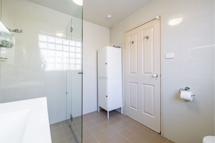 Martys, 7/2 Intrepid Cl – pool , air con , Wi-Fi and linen