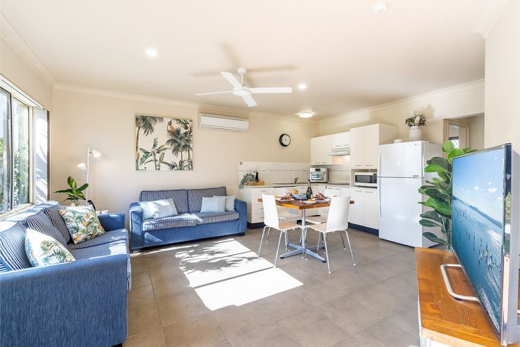 Martys, 7/2 Intrepid Cl – pool , air con , Wi-Fi and linen