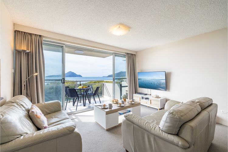 Ocean Shores, 7/27 Weatherly Cl – waterfront with fabulous views and WIFI