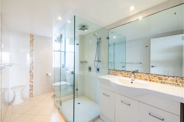 Ocean Shores, 7/27 Weatherly Cl – waterfront with fabulous views and WIFI