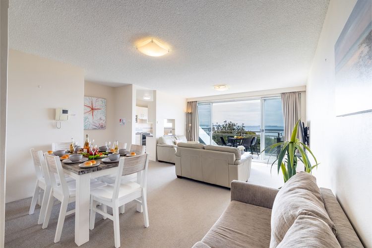 Ocean Shores, 7/27 Weatherly Cl – waterfront with fabulous views and WIFI