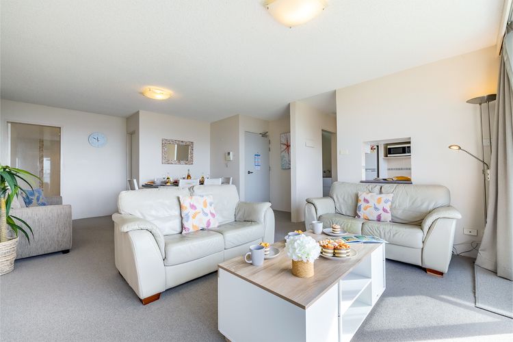 Ocean Shores, 7/27 Weatherly Cl – waterfront with fabulous views and WIFI