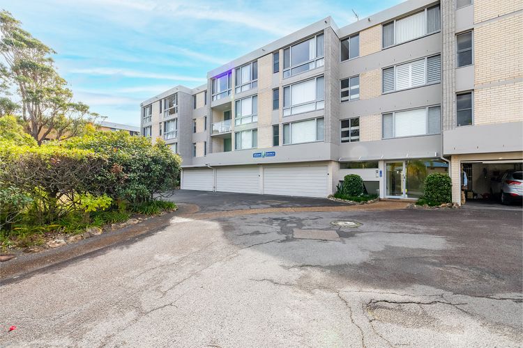 Ocean Shores, 7/27 Weatherly Cl – waterfront with fabulous views and WIFI