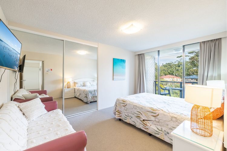 Ocean Shores, 7/27 Weatherly Cl – waterfront with fabulous views and WIFI