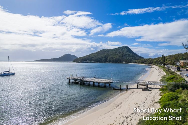 Ocean Shores, 7/27 Weatherly Cl – waterfront with fabulous views and WIFI